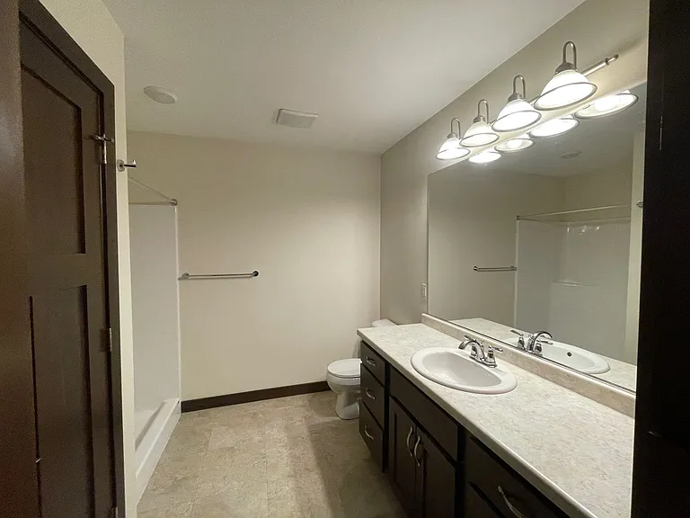 1932 Southridge Ave #4 — Photo 5