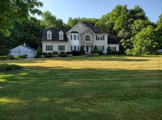 3 Tallyho Ln, Newton, NJ 07860
