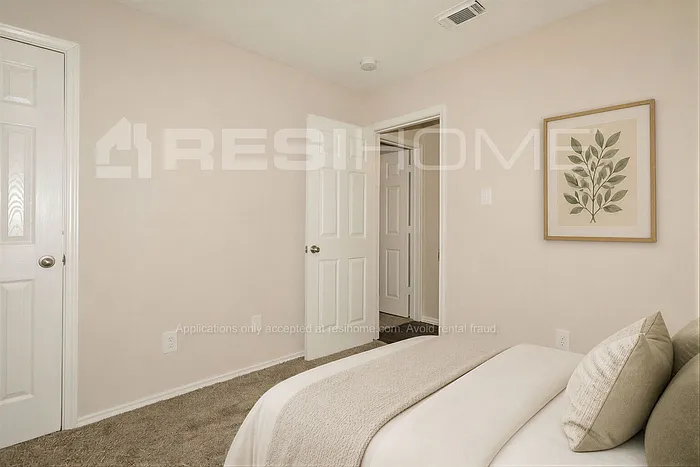 910 Willow West Dr — Photo 7