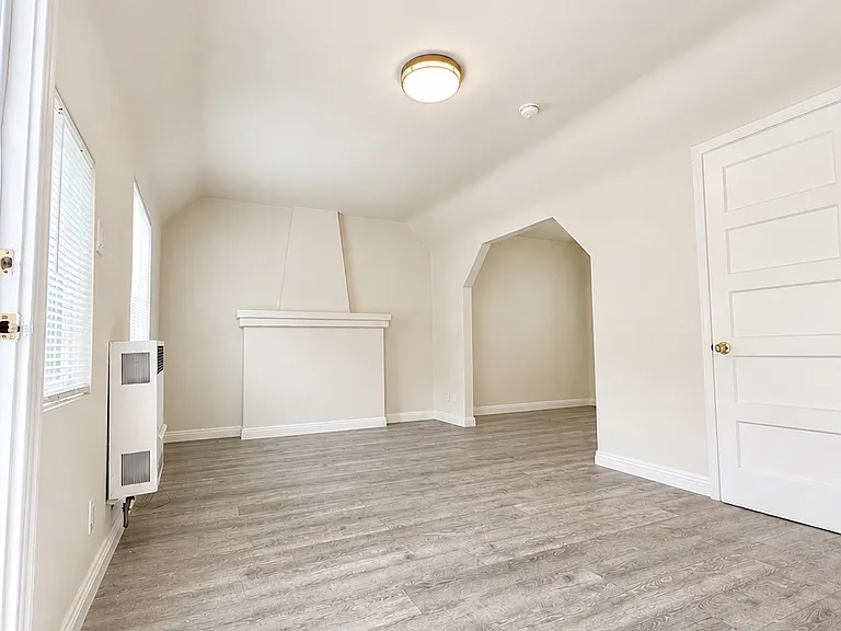 4218 Lockwood Ave #10 — Photo 1