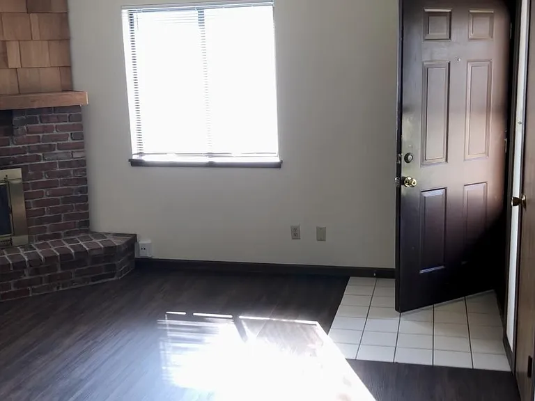 1040 SW Lilly Cir — Photo 5