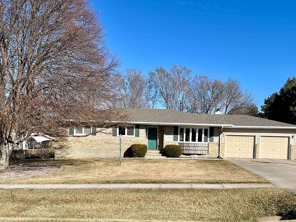 1st image of 38 Redwood Dr