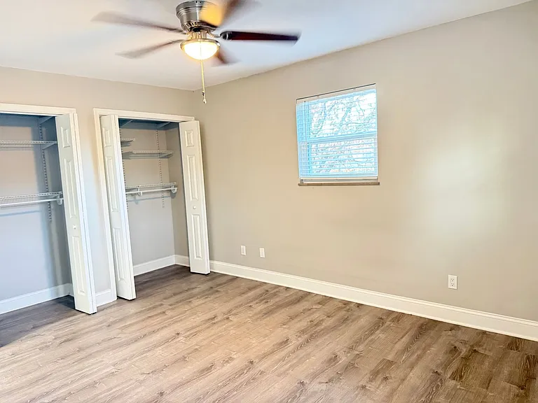 10410 Lovell Center Dr — Photo 23