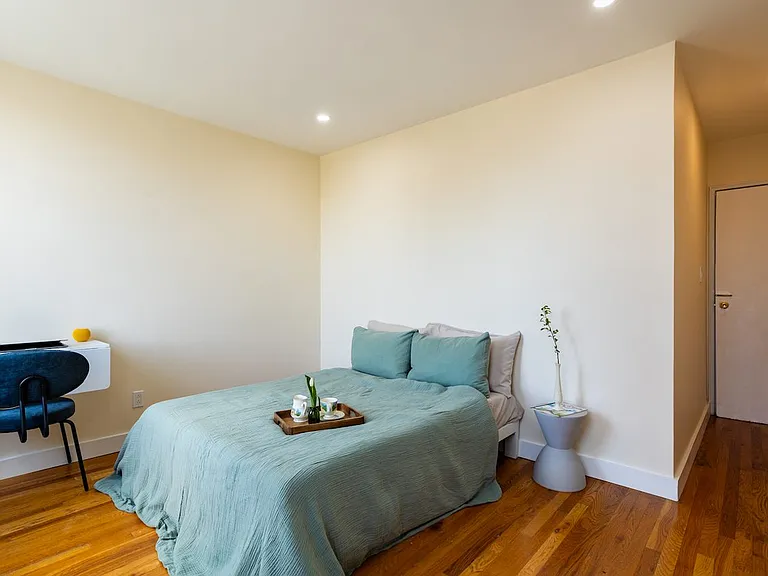 325 Lenox Ave #2 — Photo 2