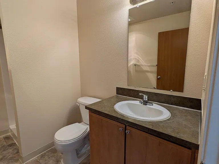Wellesley Park Apartments — Photo 59