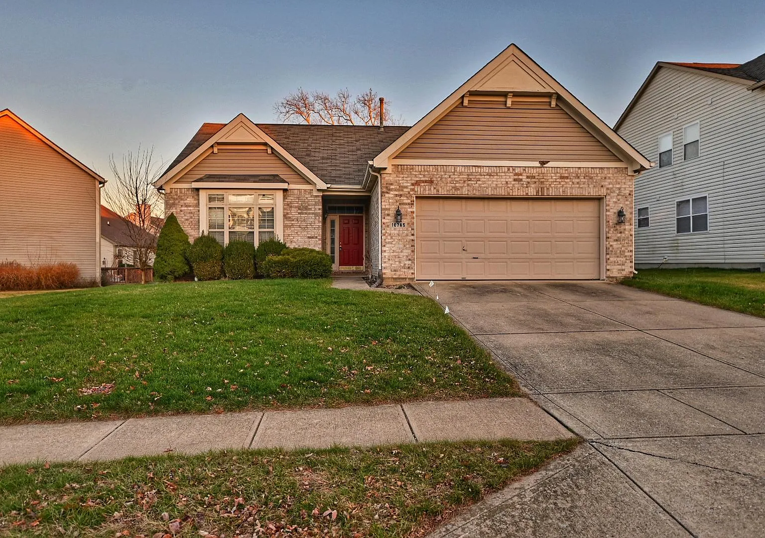 3 bed, 1379 sqft, $2,300 — Photo 1