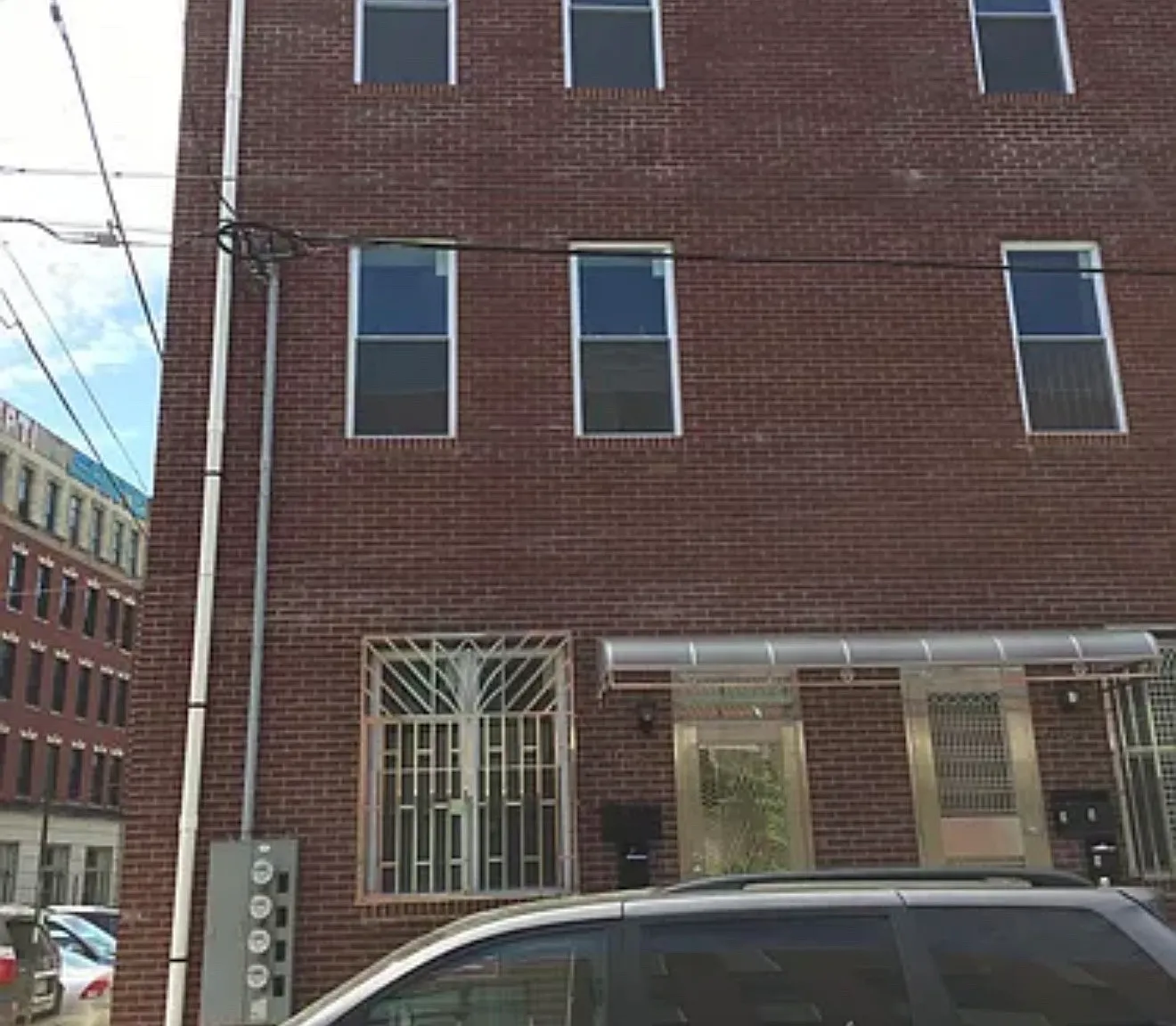 3 bed, $2,000 — Photo 1