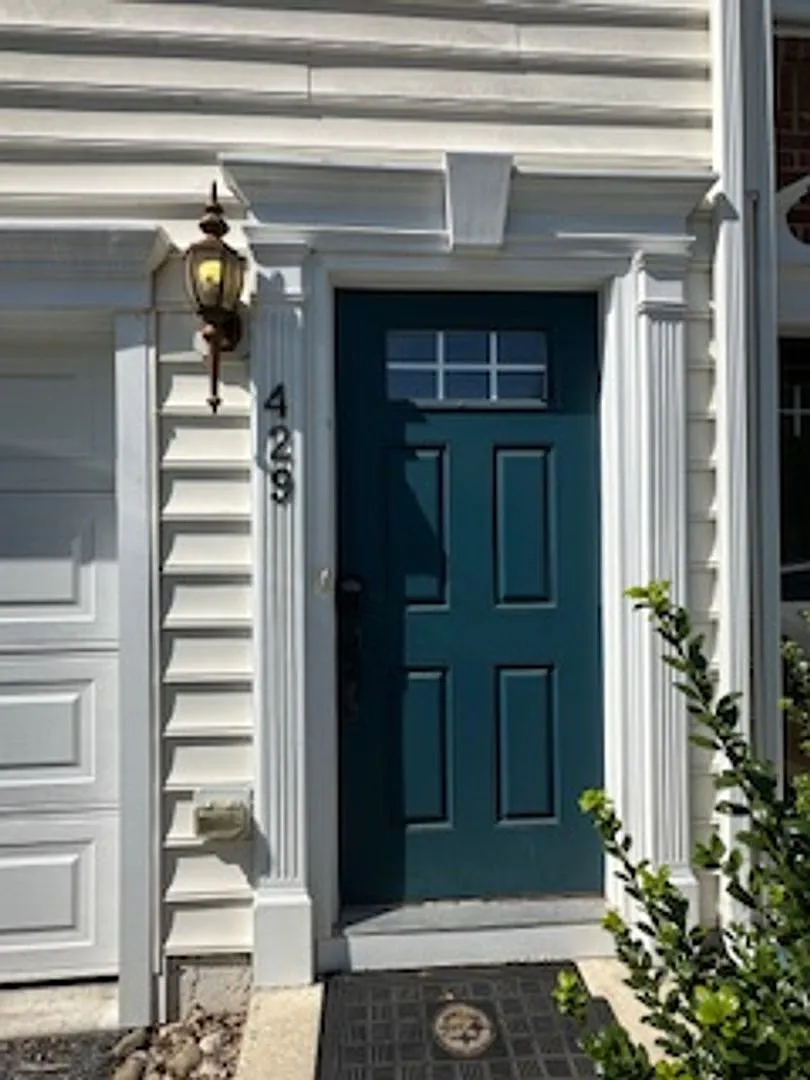 Spacious End Unit-Townhome in Hockessin's Dennison Ridge — Photo 2