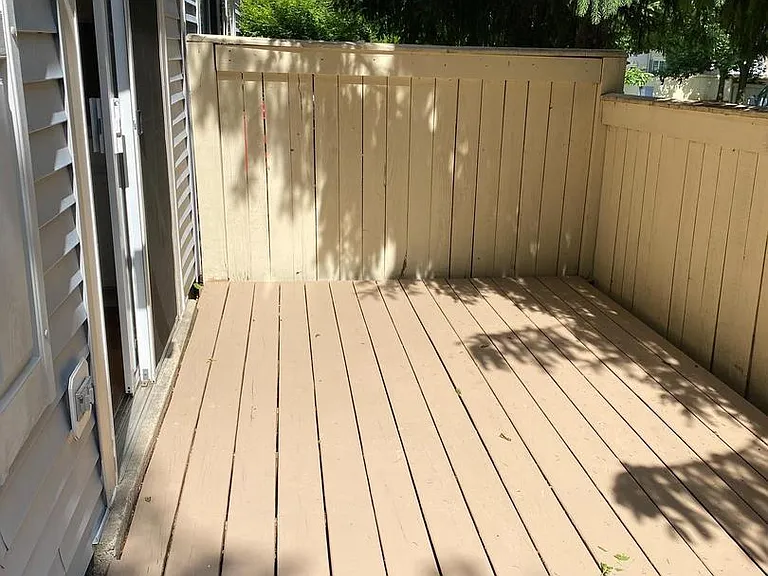 123 Heathfield Dr — Photo 3