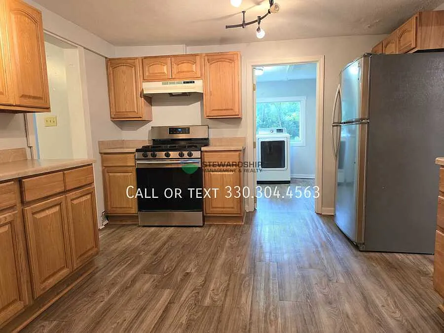 Two Bedroom, One Bathroom Home In Akron - Available Now! — Photo 1