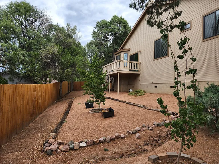 310 N Stagecoach Pass — Photo 5