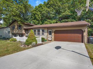 3165 Honeywood Dr SW, Grandville, MI 49418