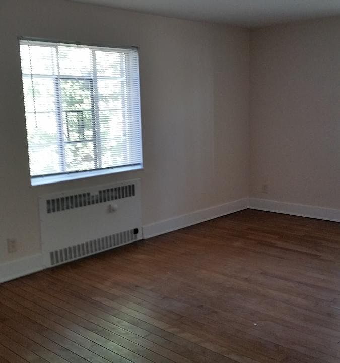 1st image of 2 Lexington Ave APT 2B