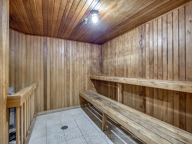 7460 Bathurst St #209 — Photo 27