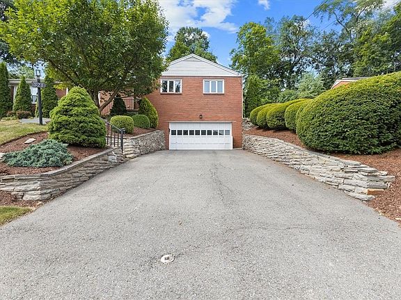 3rd image of 321 Clair Dr