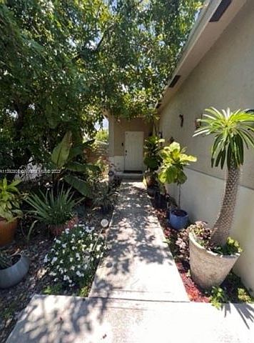1st image of 835 NW 1st Ave