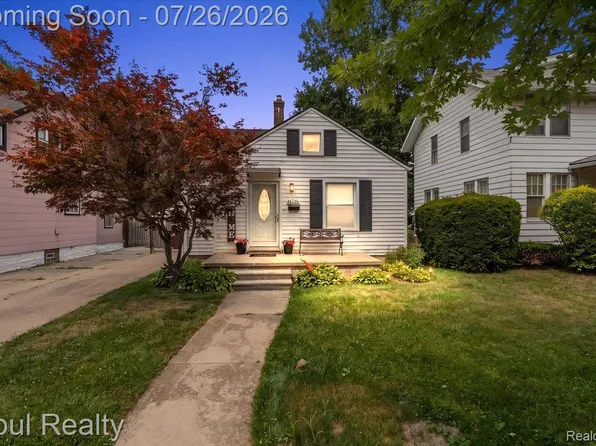35620 Chestnut St, Wayne, MI 48184