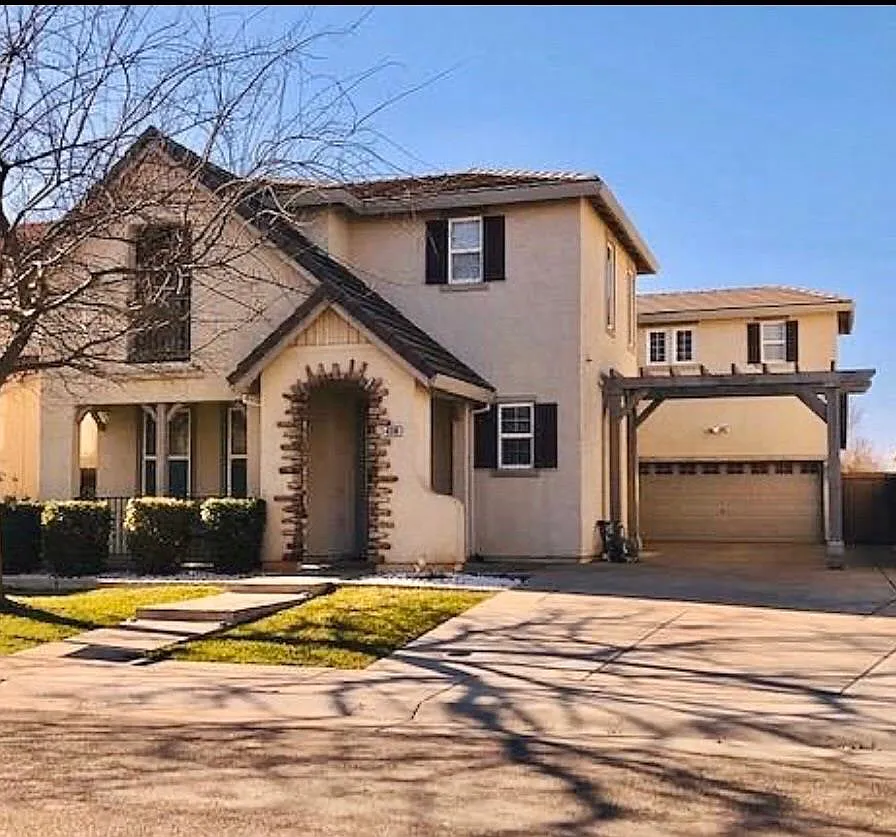 4080 Aragon Way photo 1