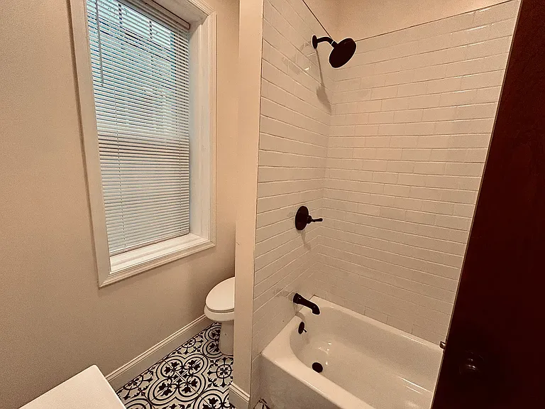 2810 Frankford Ave — Photo 21