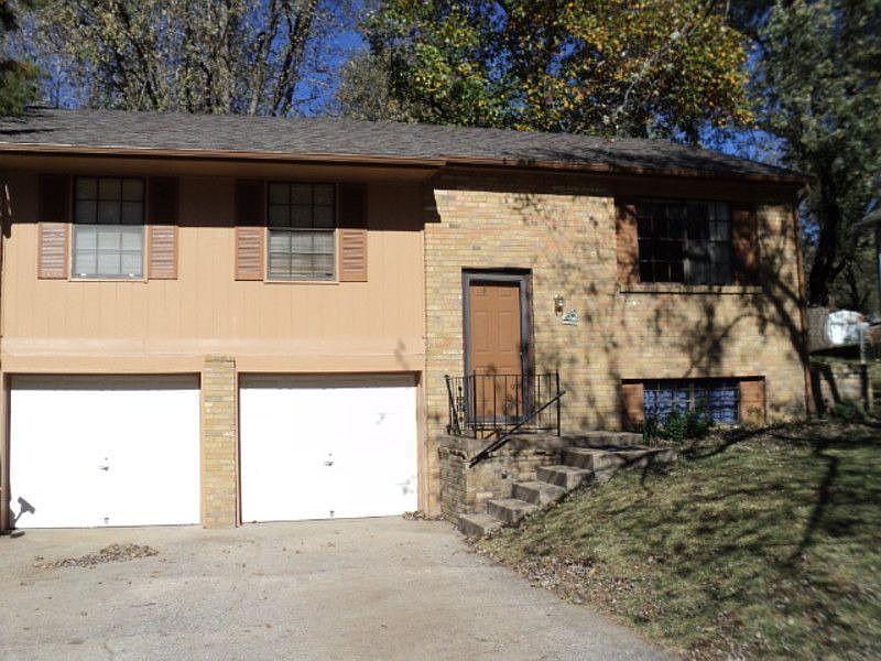 1st image of 2801 NW Castle Dr