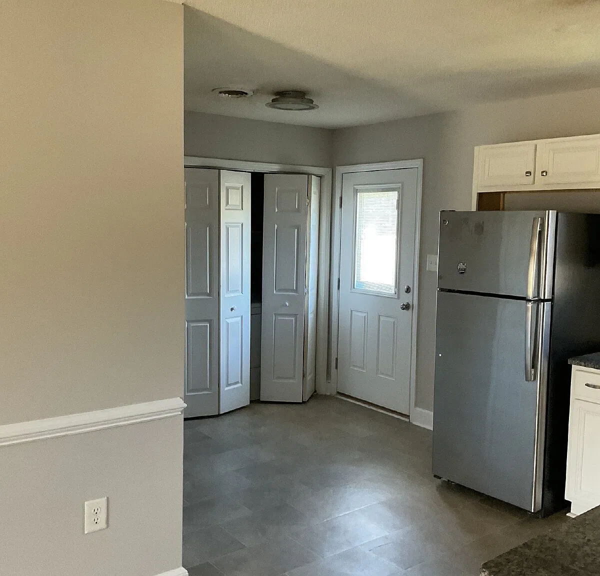 1 bed, 1.0 bath, $1,025 — Photo 3