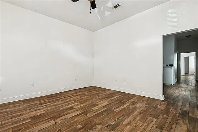 2712 Marengo St — Photo 3
