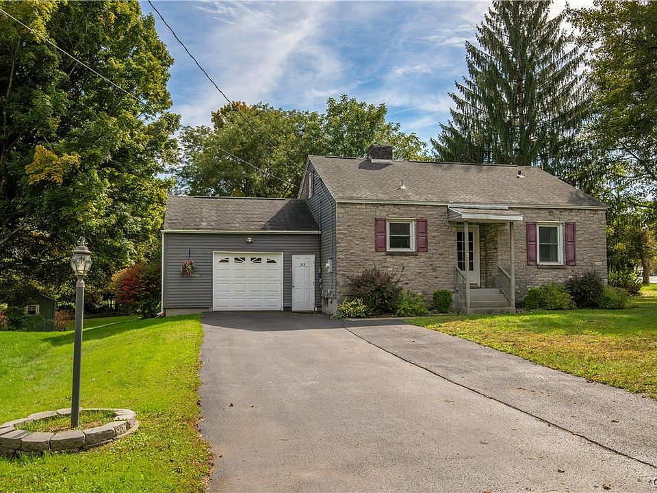 1st image of 33 Curran Rd