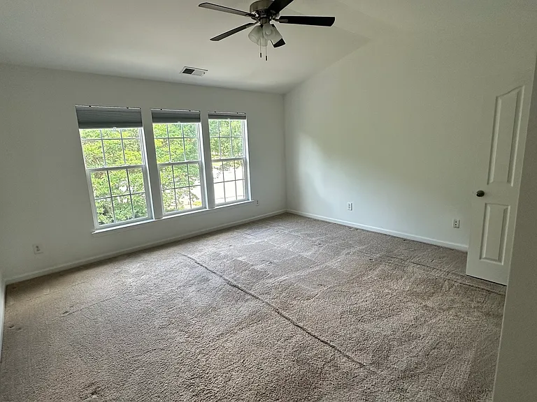 9002 Bishop Crest Ln — Photo 12