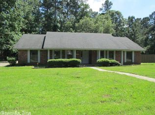 1106 Fairway Dr, Pine Bluff, AR 71603