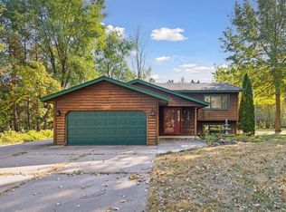 5725 261st St, Wyoming, MN 55092