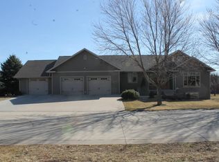 103 N Birch St, George, IA 51237