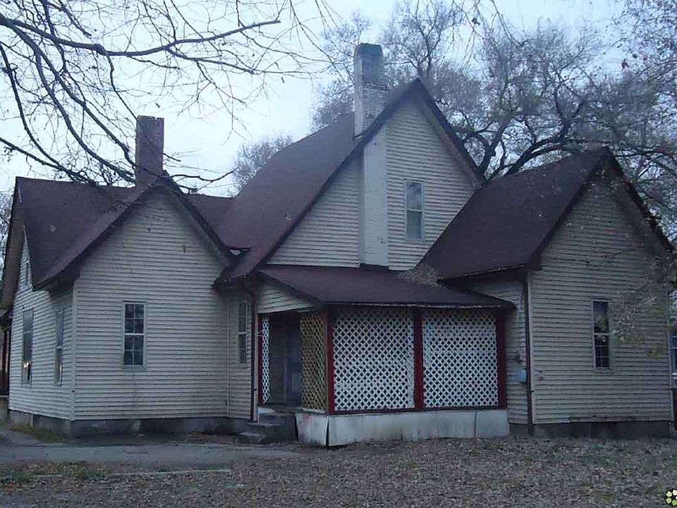 2nd image of 1217 Washington St