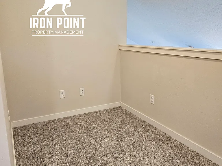 832 E Wandering Ln — Photo 10