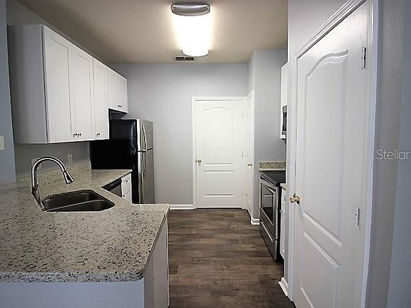 5th image of 17905 Villa Creek Dr