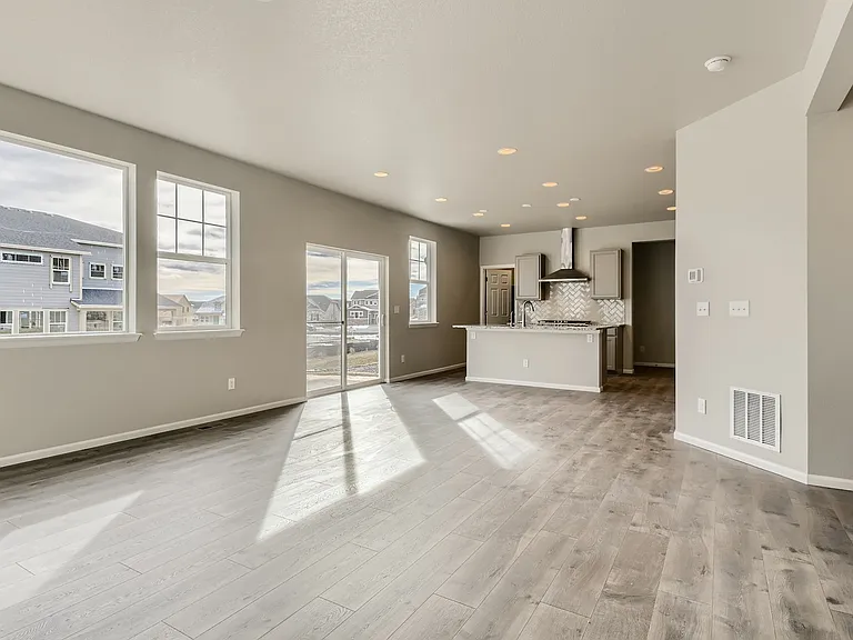 6842 S Uriah St — Photo 4