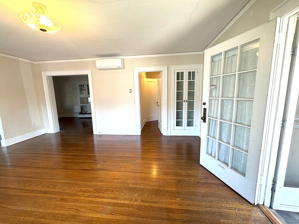 1st image of 320 Upas St