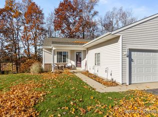 7091 W Cannon Place Dr NE #9, Rockford, MI 49341