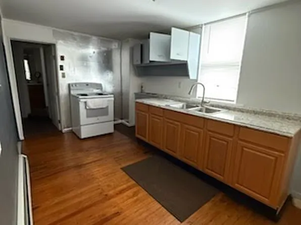 1701 Mohawk St, Coal Township, PA 17866