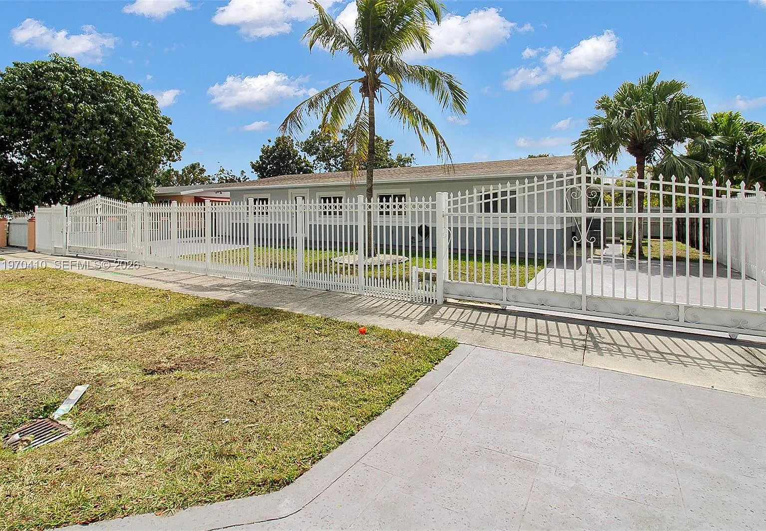 3 bed, 2.0 bath, $3,500 — Photo 2