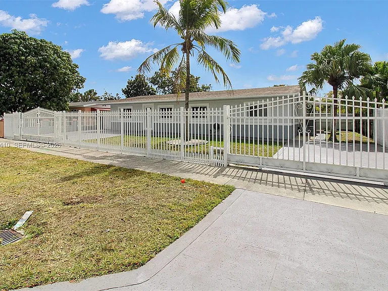 11740 SW 182nd Ter #O — Photo 2