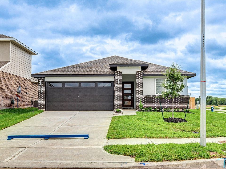 1st image of 19002 Derrington Manor Ln