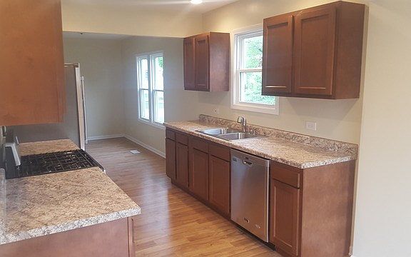 4th image of 411 Highland Ave