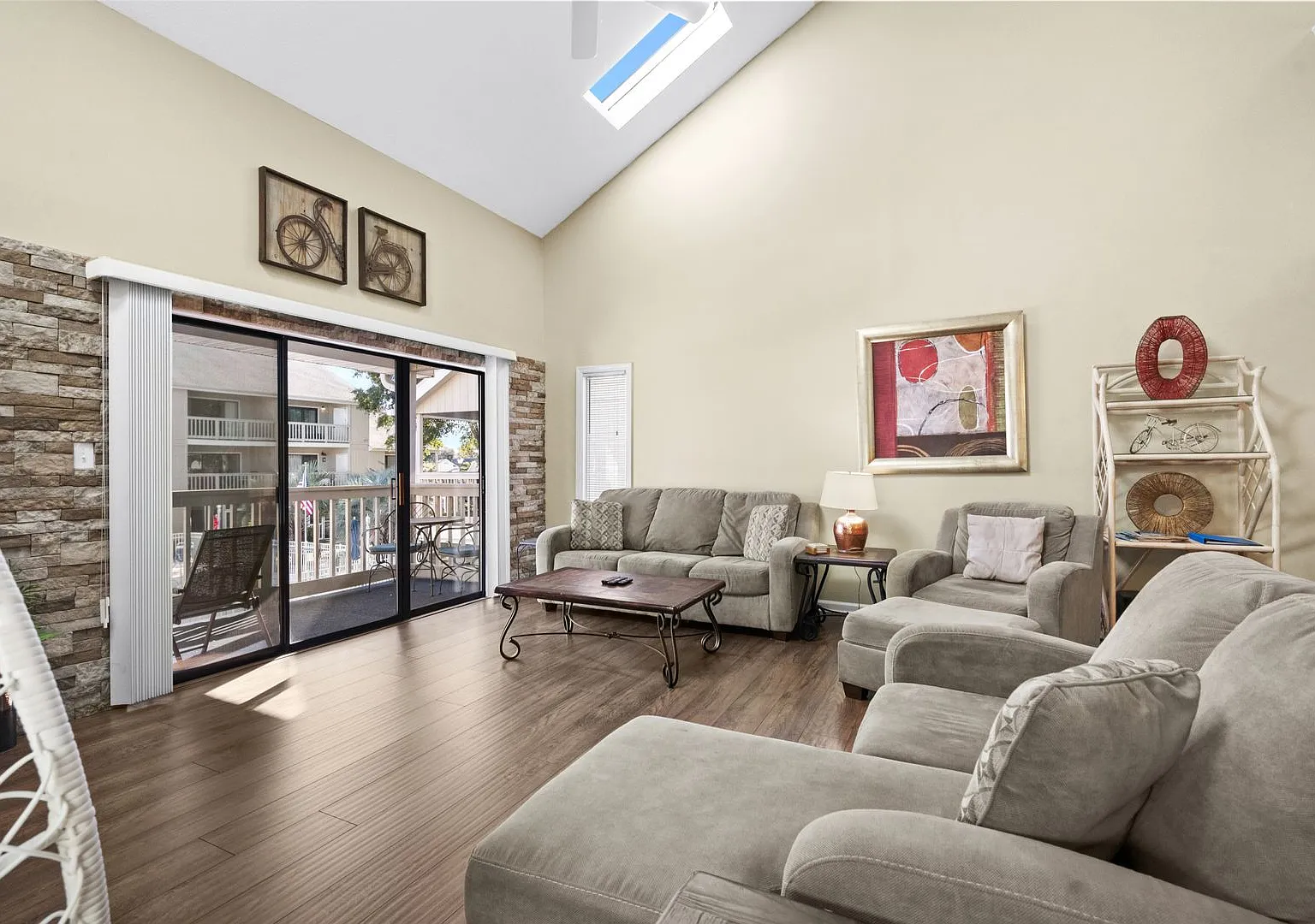 Fully Furnished 2BR/2BA End-Unit Condo | Pool | Flexible Lease Terms — Photo 4