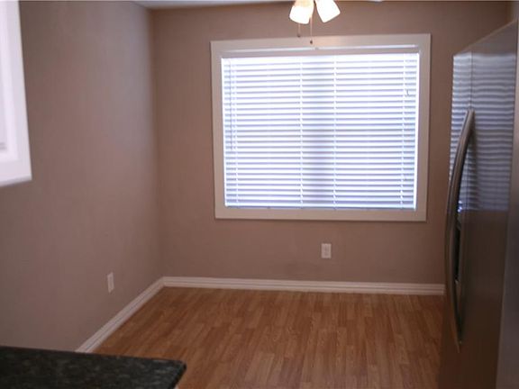 3rd image of 328 Sea Isle Dr Unit B