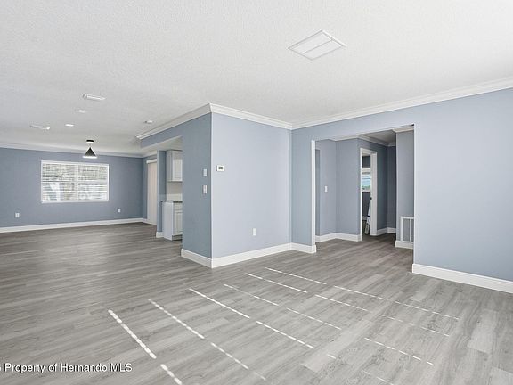 4th image of 8447 Elgrove St