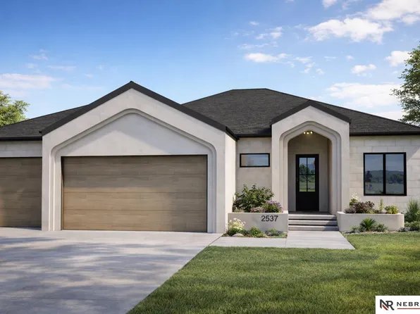 2537 102nd St, Lincoln, NE 68520