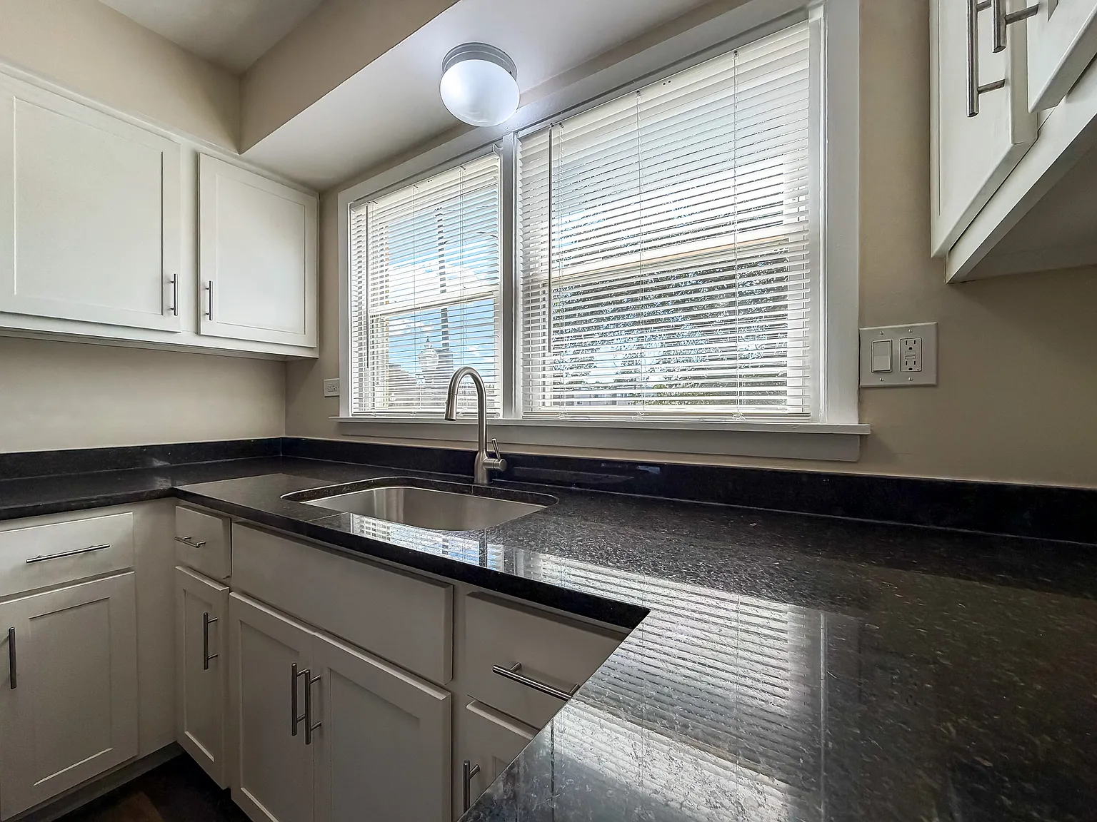 1 bed, 590 sqft, $1,575 — Photo 1