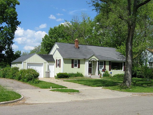 1st image of 20 Maryland Dr