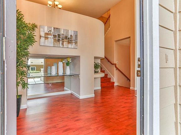 4th image of 484 Mill River Ln