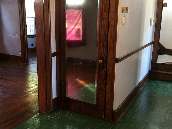 5th image of 62 E Lucius Ave
